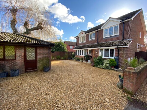 Yarrow Way, Locksheath, Hampshire