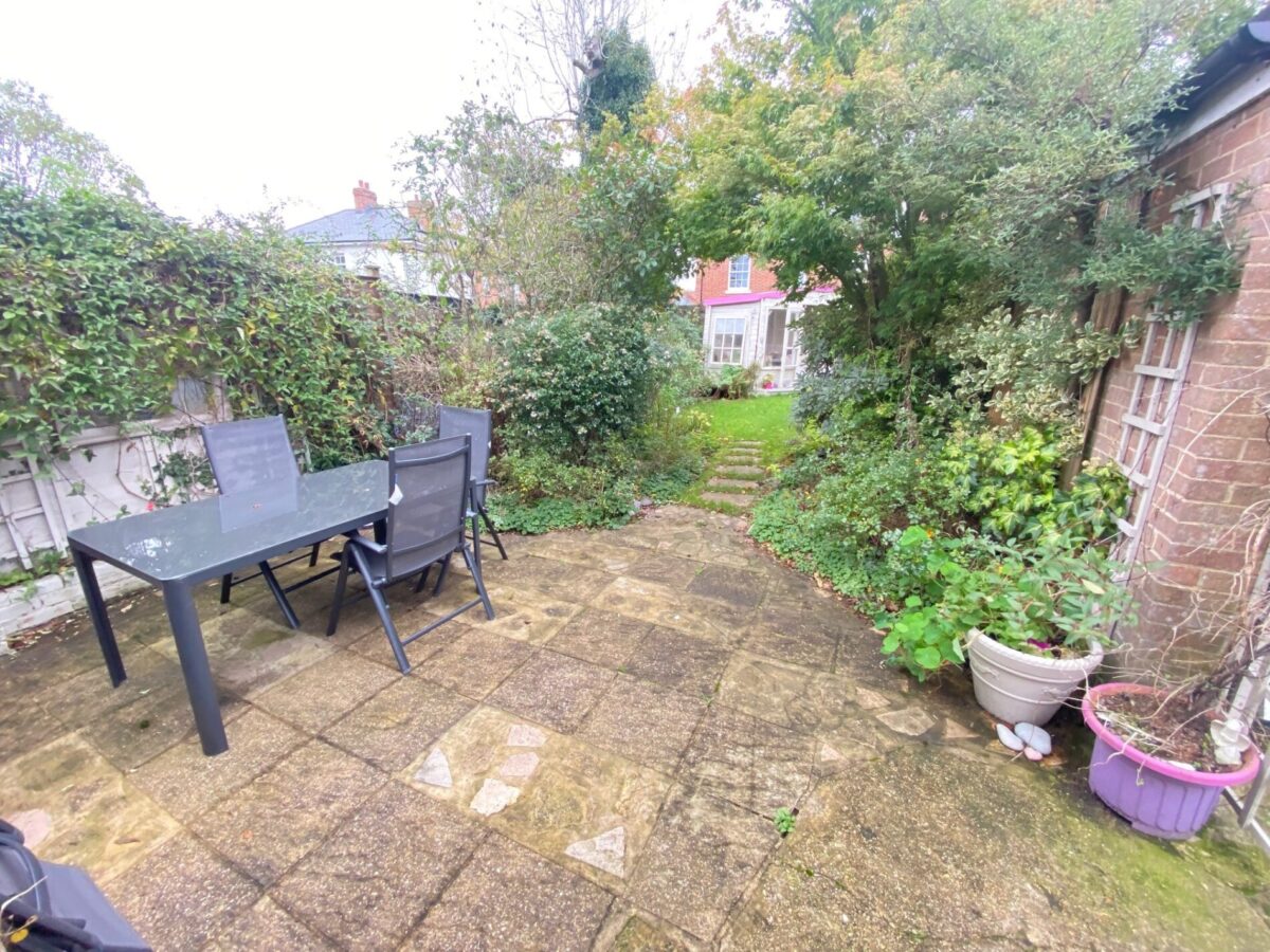 Montfort Road, Whitenap, Romsey SO51 5SL