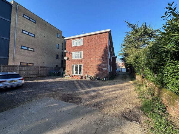 Flat 4 Glyn Court, 37 Archers Road, Banister Park, Southampton S015 2NB