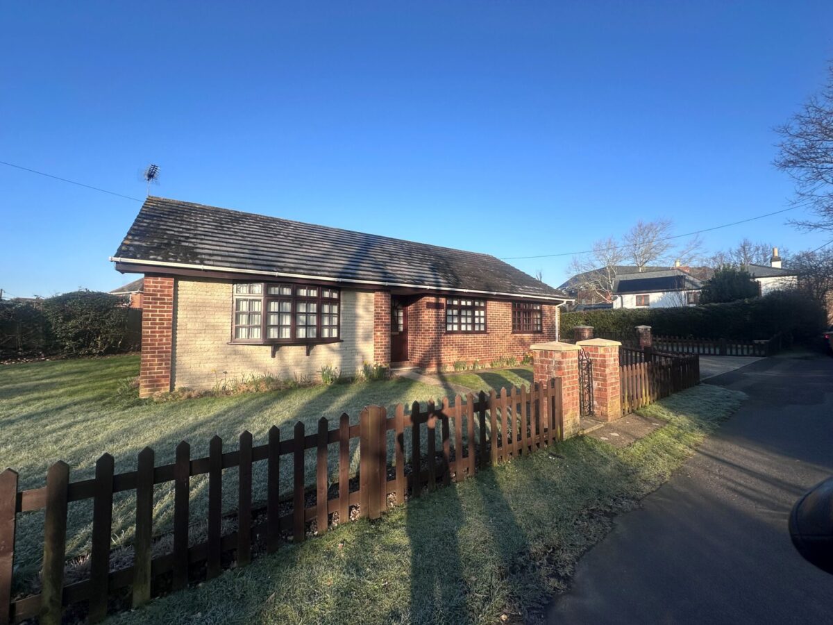 The Bungalow, Jerretts Lane, Nursling, Southampton SO16 0YR