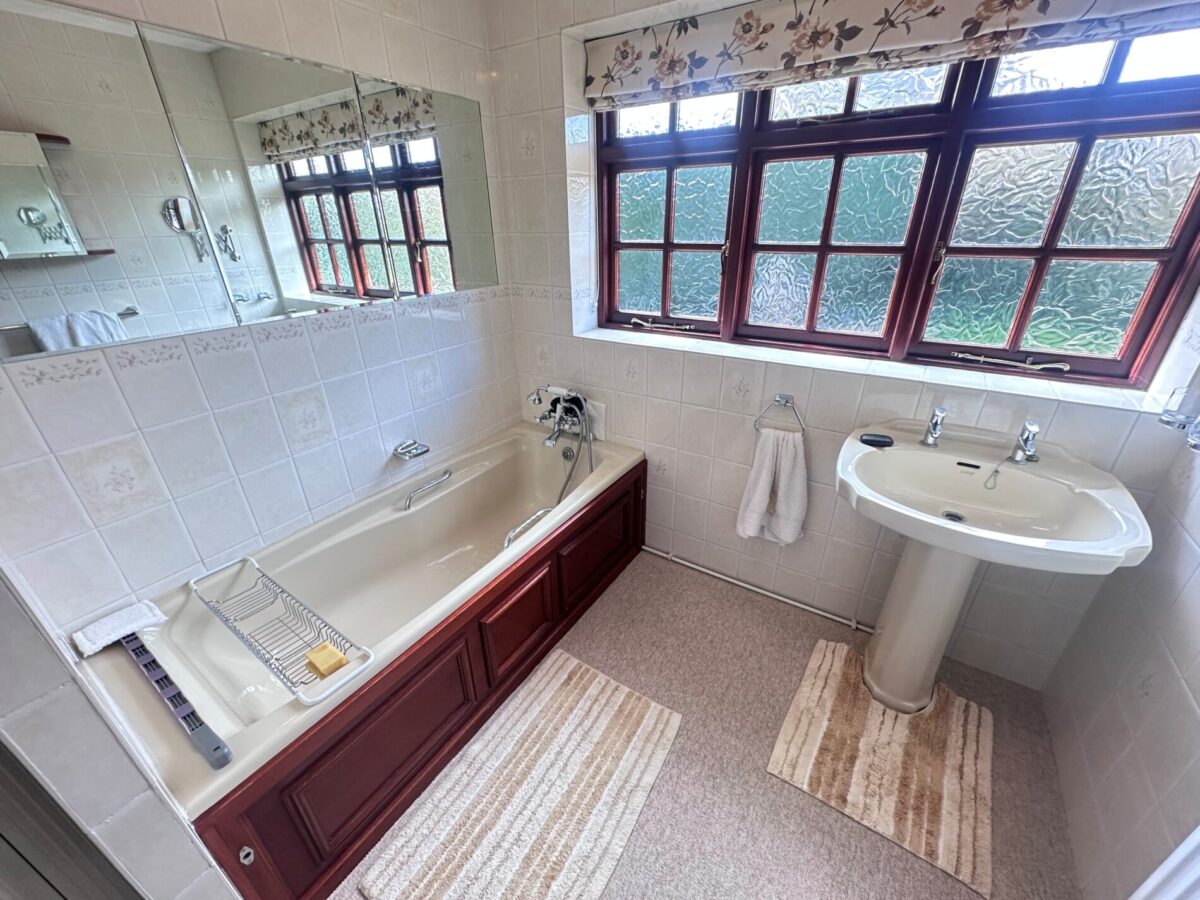 The Bungalow, Jerretts Lane, Nursling, Southampton SO16 0YR