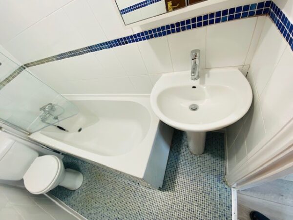 Flat 4, 24 Landguard Road, Southampton SO15 5DJ