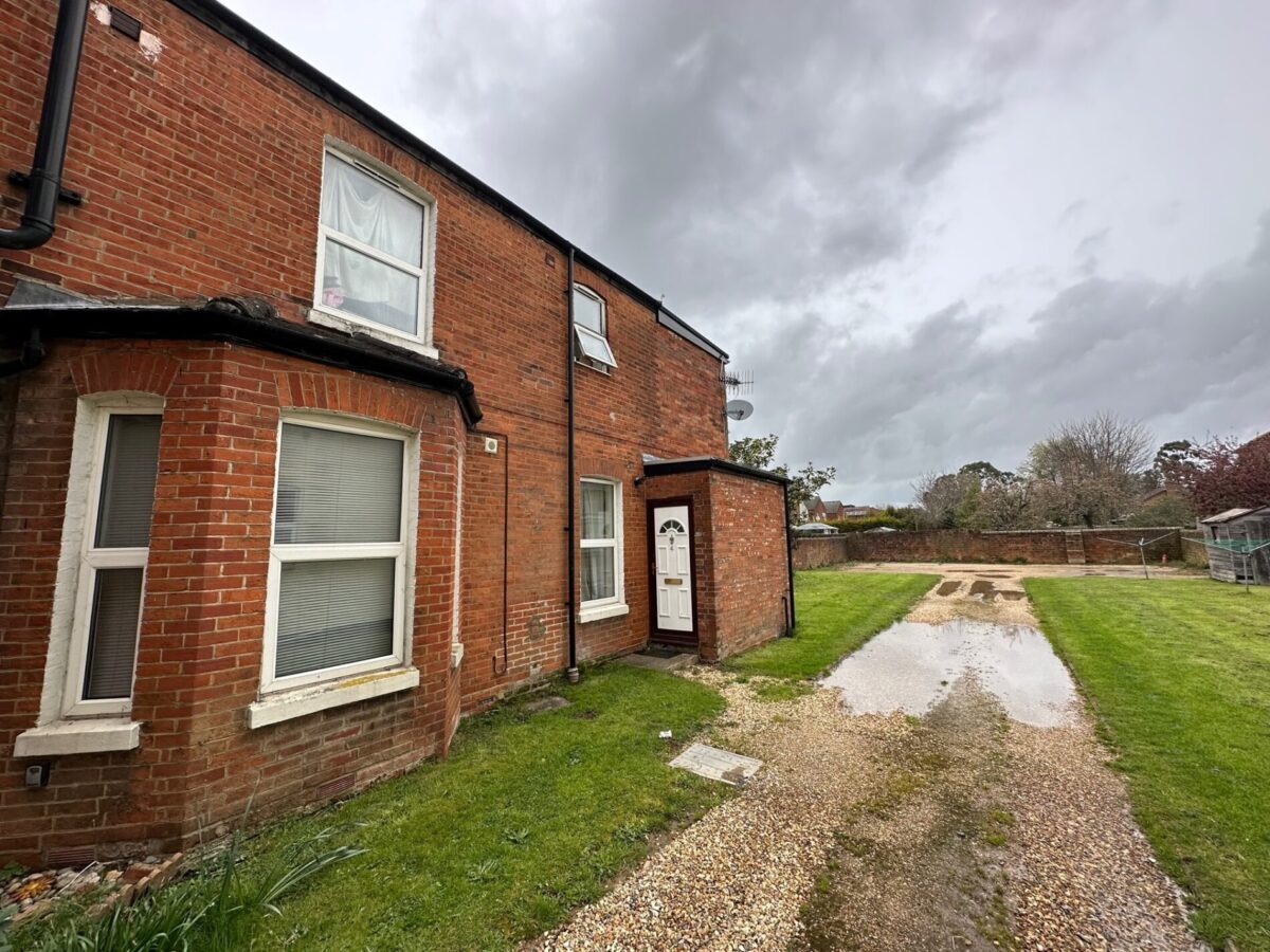 Flat 4, 24 Landguard Road, Southampton SO15 5DJ