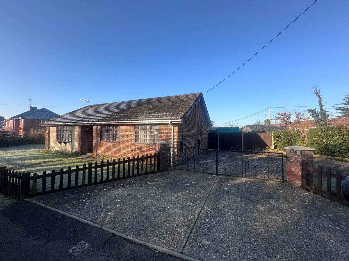 The Bungalow, Jerretts Lane, Nursling, Southampton SO16 0YR