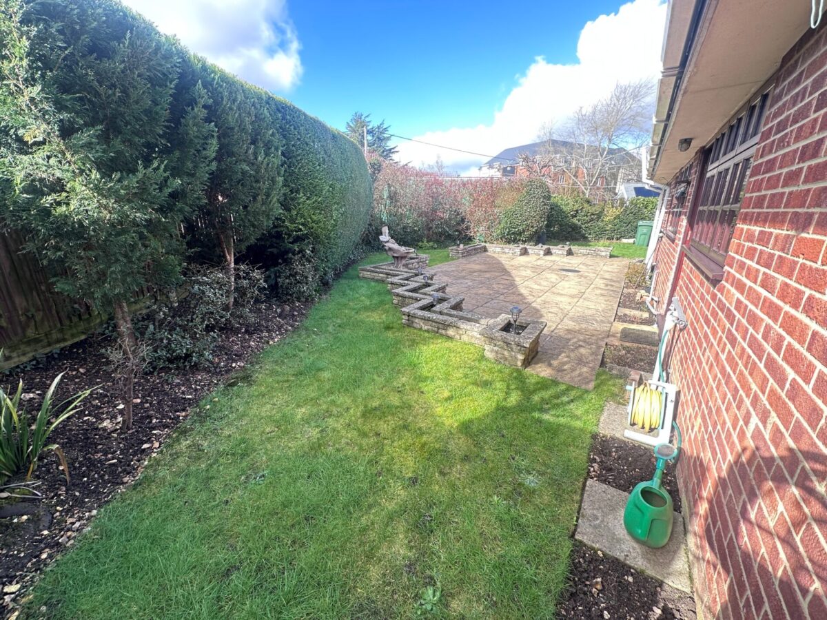 The Bungalow, Jerretts Lane, Nursling, Southampton SO16 0YR