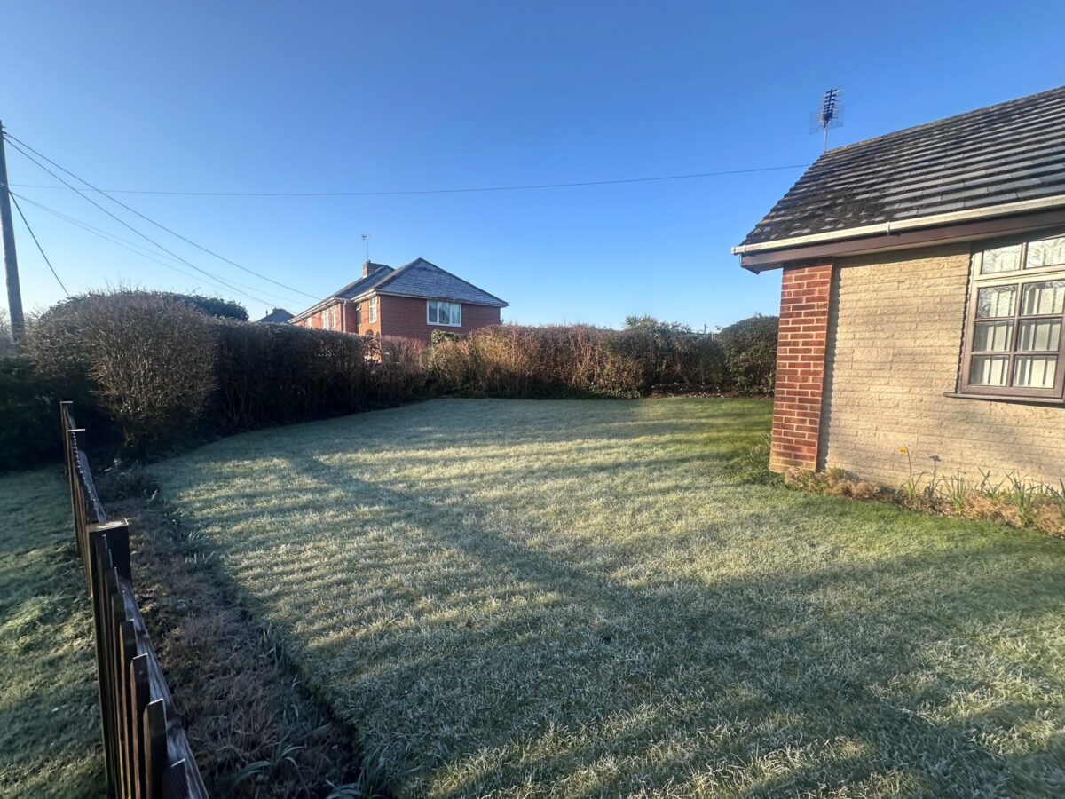 The Bungalow, Jerretts Lane, Nursling, Southampton SO16 0YR