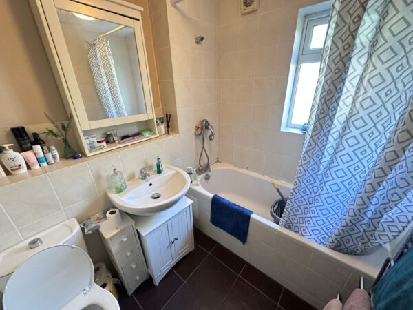 Harbourne Gardens, Chartwell Green, West End, Southampton SO18 3LZ