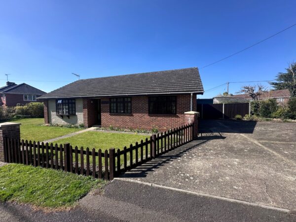 The Bungalow, Jerretts Lane, Nursling, Southampton SO16 0YR