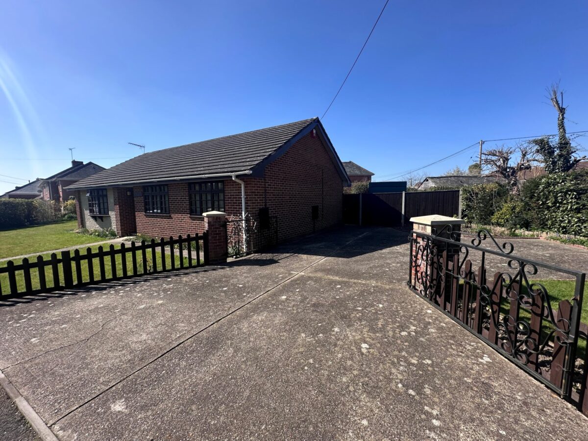 The Bungalow, Jerretts Lane, Nursling, Southampton SO16 0YR
