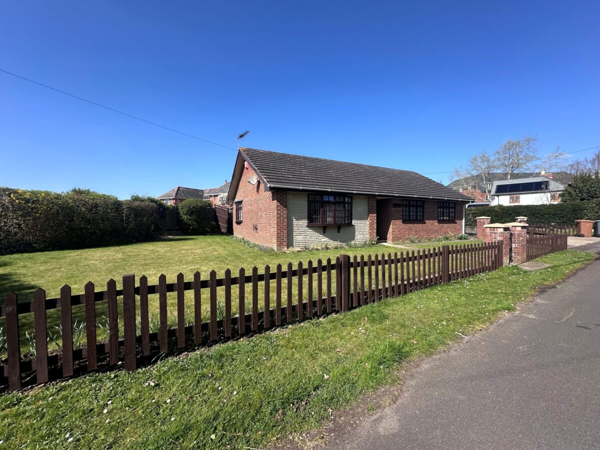 The Bungalow, Jerretts Lane, Nursling, Southampton SO16 0YR