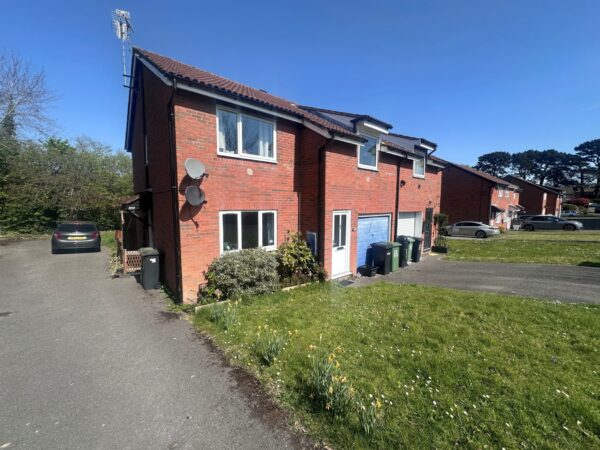 Harbourne Gardens, Chartwell Green, West End, Southampton SO18 3LZ