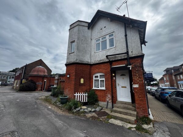 Shore Road Warsash Hampshire SO31 9GQ