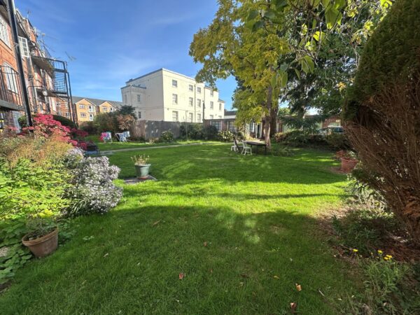 15 Henstead Court, 37 Devonshire Road, Bedford Place, Southampton, SO15 2GJ