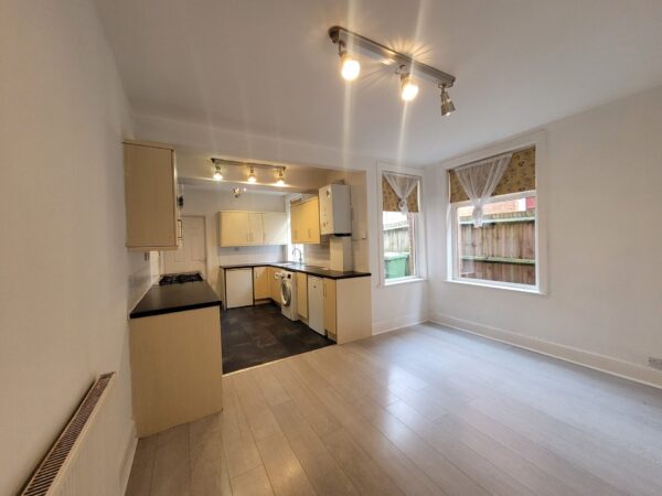 Harold Road, Shirley