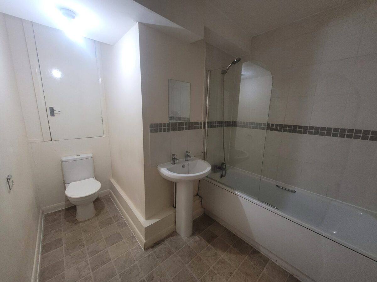 Shirley Road, Shirley, Southampton, SO15 3FG