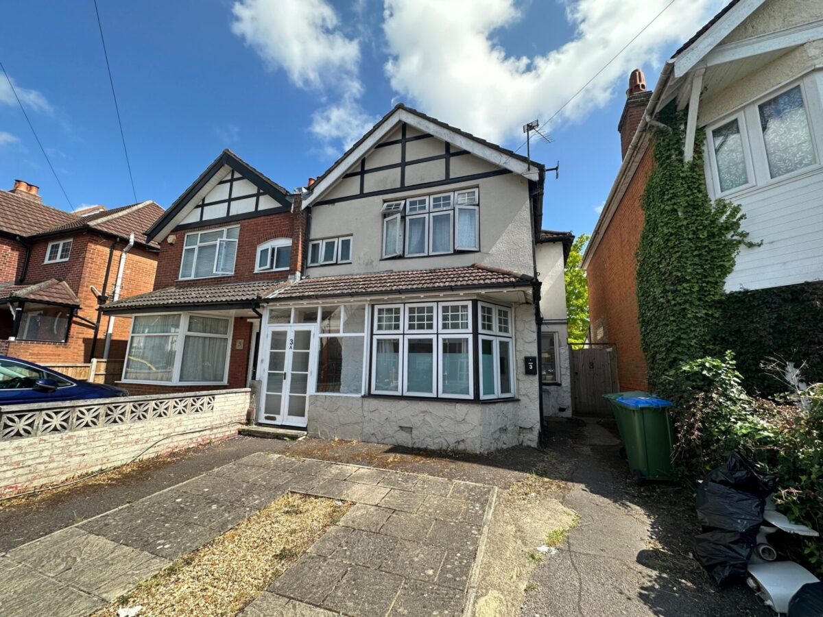 3 Lumsden Avenue, Shirley, Southampton, SO15 5EJ